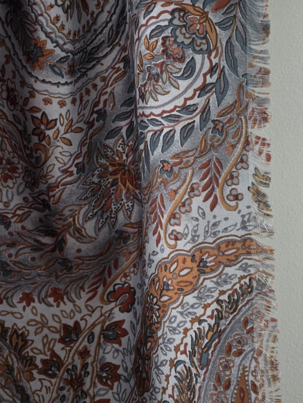 Lauren Ralph Lauren 100% Silk Large Square Paisley Scarf - Picture 5 of 6